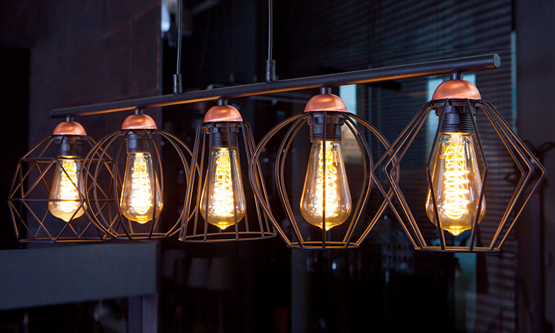 Namų LED lempų tipai ir jų skirtumai tarp šviesos diodų, spalvų temperatūros, dangtelio ir lemputės formos