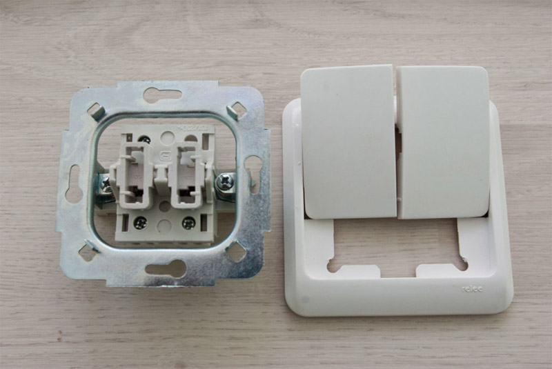 Pag-disassembling ng circuit breaker