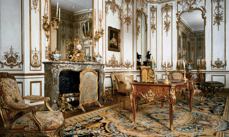 Interior design in stile impero