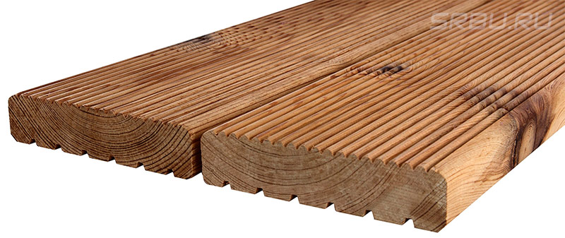 Deck de madeira termoprocessado