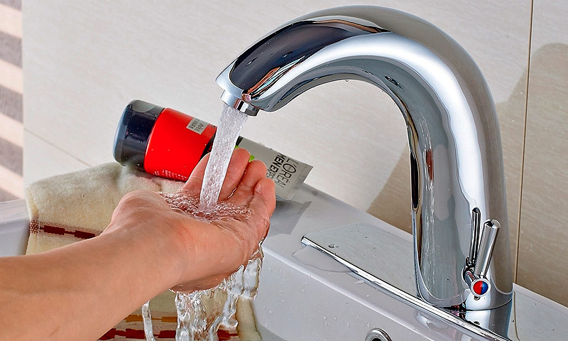 Hogyan takaríthat meg vizet egy méterrel rendelkező lakásban?
