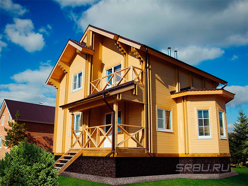 Namas su dviguba mediena, naudojant suomišką technologiją
