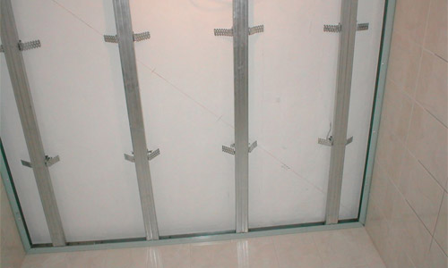 Метални стругове за PVC панели