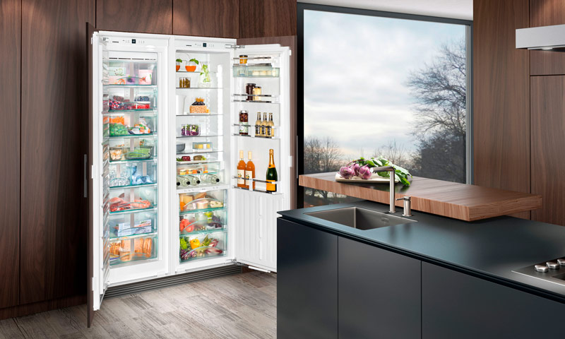Beépített hűtőszekrények egymás mellett