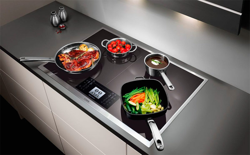 Independent induction hob